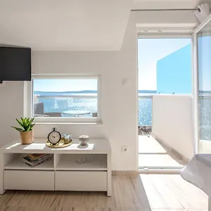 apartments-amneris.hotels-in-trogir.com/